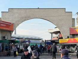 Билет в&nbsp;неизвестность: почему торговцы Ошского рынка боятся платного переезда
