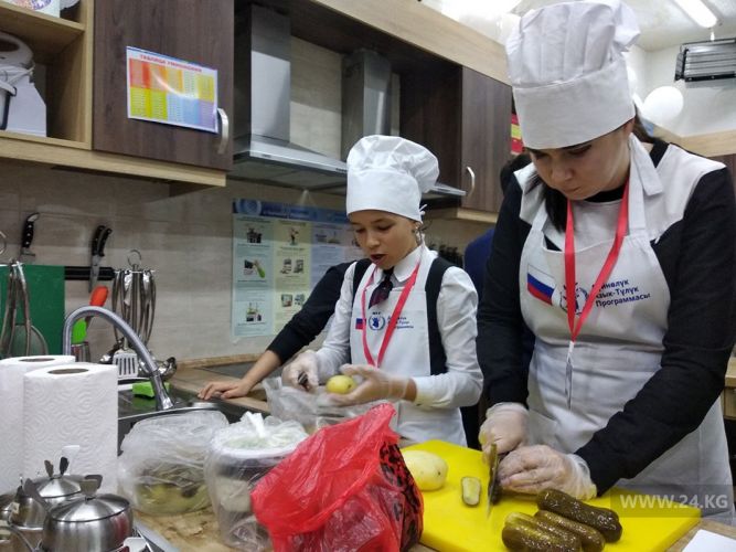 24.kg. На презентации «Книги рецептов школьного питания»