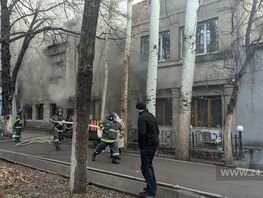 Бишкектеги 3-кичи райондун жанындагы жеке үйдө өрт чыкты
