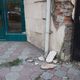Фото читателя. В Бишкеке горожанин жалуется на разрушенное здание