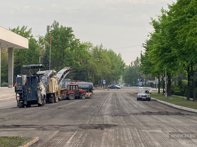 Фото 24.kg. Ремонт дорог в центре Бишкека