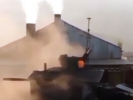 Кара-Жыгач дымит. Выбросы от&nbsp;кирпичного завода доходят до&nbsp;Бишкека
