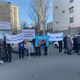Фото 24.kg. Около здания Первомайского районного суда проходит митинг