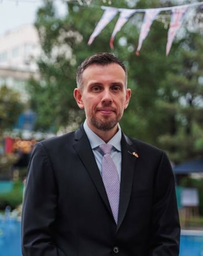 посольства 