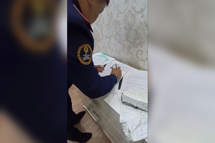 Фото ГУВД Бишкека. Раскрыта схема подкупа избирателей: силовики изъяли крупную сумму наличных