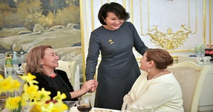 Первая леди Айгуль Жапарова устроила прием в&nbsp;честь 8&nbsp;Марта
