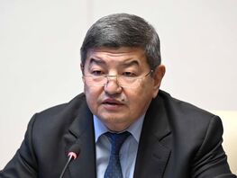  Akylbek Japarov officially relieved of post of Cabinet Chairman