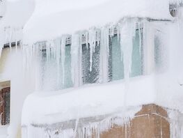 Пять метров снега и&nbsp;парализованный город: что происходит на&nbsp;Камчатке
