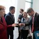 Фото пресс-службы президента КР. Сооронбай Жээнбеков встретился с федеральным канцлером ФРГ Ангелой Меркель