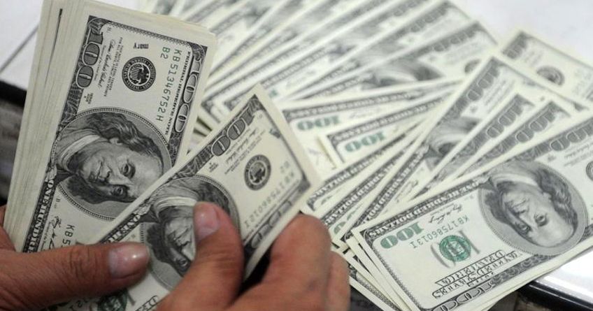 Доллар в&nbsp;Кыргызстане снова падает. С&nbsp;начала недели подешевел на&nbsp;4&nbsp;сома
