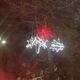 Фото Артема Колосова. Горожанин разочарован новогодним украшением улиц Бишкека