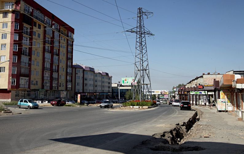 Фото мэрии южной столицы. В Оше расширяют улицу Абдыкадырова и устанавливают IP-камеры