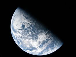 Завораживающе красиво. NASA продолжает показывать уникальные фото Земли
