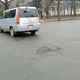 Фото читателя 24.kg. В Бишкеке на центральных улицах появляется все больше дорожных ям