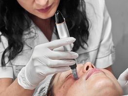 Забытые иглы в&nbsp;коже, инфекции, осложнения. Горе-косметологи калечат бишкекчанок
