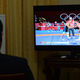 Фото пресс-службы президента. Садыр Жапаров смотрит Олимпийские игры