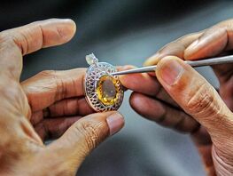 Льготы ювелирам, швейникам и&nbsp;при продаже авто: президент подписал указ
