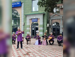 International tourist train arrives in Bishkek from Balykchy
