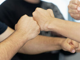 Драка водителей. По&nbsp;подозрению в&nbsp;хулиганстве задержаны 16&nbsp;человек
