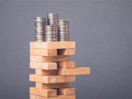 Спор на&nbsp;10&nbsp;миллионов сомов, экономист бросил вызов Акылбеку Жапарову
