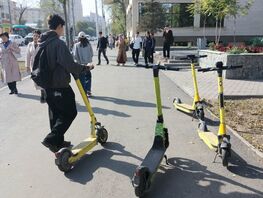 Самокаты и&nbsp;мопеды против пешеходов. Почему улицы Бишкека становятся все опаснее
