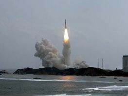 Долетят до&nbsp;Китая. Япония объявила о&nbsp;развертывании дальнобойных ракет
