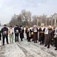 Фото 24.kg. В Бишкеке родственники задержанных активистов вновь вышли на акцию