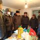 Фото УВД Иссык-Кульской области. Милиционеры помогли с продуктами малоимущей семье