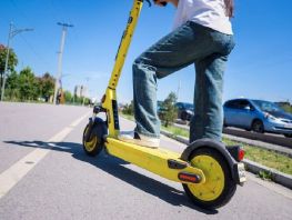 В&nbsp;Бишкеке для самокатов и&nbsp;велосипедов ввели движение, как у&nbsp;машин,&nbsp;&mdash; по&nbsp;полосам
