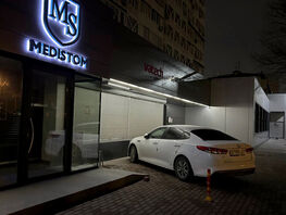 Вопрос мэру. В&nbsp;Бишкеке тротуары теперь продают под частные парковки?
