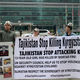 Фото из интернета. Кыргызстанцы в Нью-Йорке митингуют возле офиса ООН