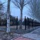 Фото читателя 24.kg. Забор вокруг «Белого дома» демонтировали не до конца