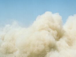 Пыль столбом и&nbsp;грязь по&nbsp;колено. Жители Орто-Сая жалуются на&nbsp;беспредел строек
