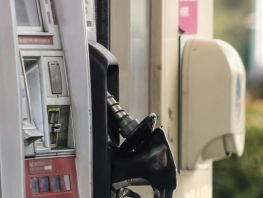 В&nbsp;отдельных регионах&nbsp;РФ вводят лимиты на&nbsp;розничную продажу топлива
