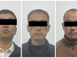 Избили семью и&nbsp;разбили авто. В&nbsp;Чуйской области задержали подозреваемых
