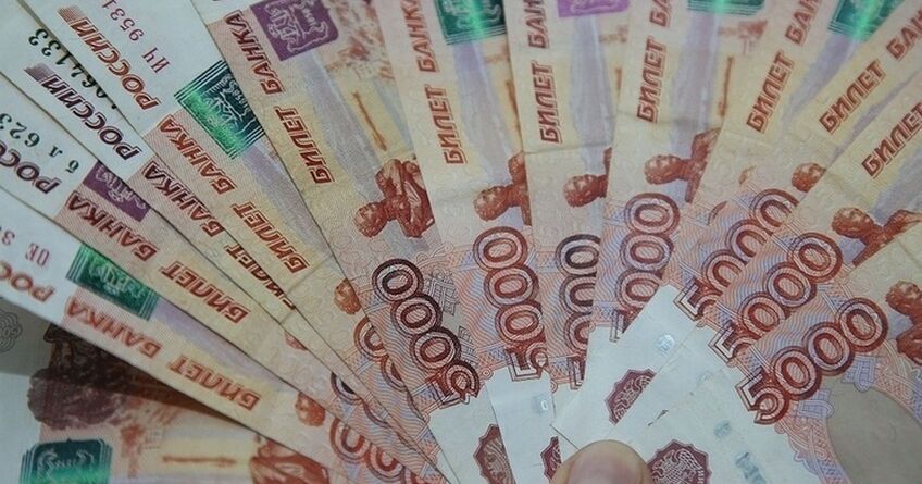 Нацбанк усилил контроль за&nbsp;операциями с&nbsp;наличными российскими рублями
