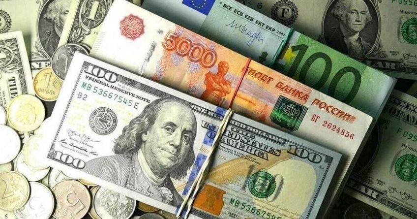 Рубль и&nbsp;юань достигли новых пиков, тенге резко упал: курс валют на&nbsp;15&nbsp;мая
