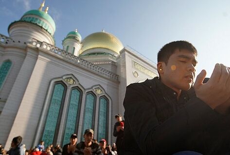 Орозо &minus;2026: Айт намазы мечиттерде окулат. Программасы
