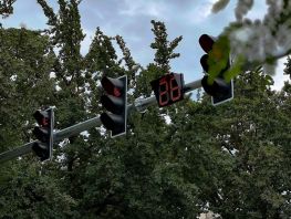 В&nbsp;Бишкеке в&nbsp;пилотном режиме запустили новые светофоры 