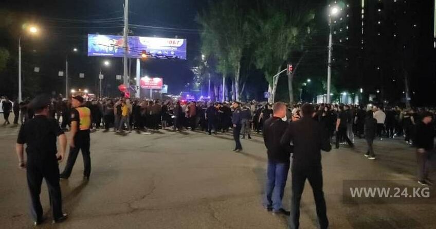 Протест против иностранцев. Чем закончилось ночное противостояние в&nbsp;Бишкеке
