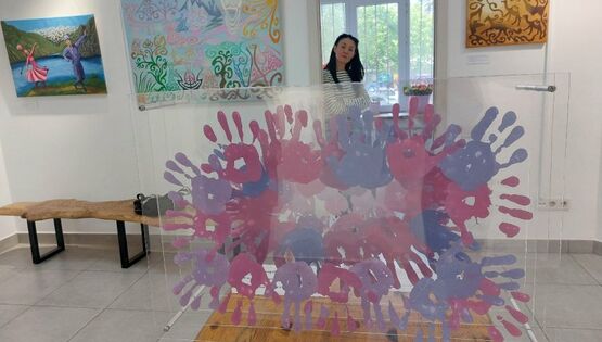 Ладони, в&nbsp;которых жизнь. Выставка финансиста, выбравшей путь художника
