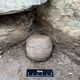 Фото dailymail. В Шотландии обнаружили загадочные шары, которым 4 тысячи лет