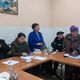 Фото 24.kg. Чиновники в Бишкеке встретились с бежавшими баткенцами