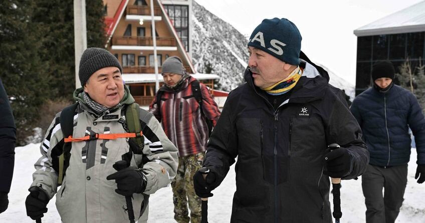 Члены кабмина во&nbsp;главе с&nbsp;Адылбеком Касымалиевым совершили поход в&nbsp;&laquo;Ала-Арчу&raquo;
