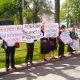 Фото ИА «24.kg». Дольщики стройкомпании «Иска Строй» вышли на митинг