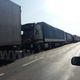 Фото ИА «24.kg». Многокилометровая пробка из грузовых фур по объездной дороге, 16 октября 2017 года