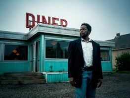 Сериалы недели: возвращение в&nbsp;проклятый город и&nbsp;Эль Фаннинг в&nbsp;мире OnlyFans
