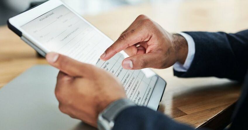 Выпуски ценных бумаг стратегических предприятий зарегистрировал Госфиннадзор
