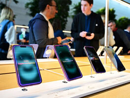 Мировой рынок смартфонов упал на&nbsp;6&nbsp;процентов впервые с&nbsp;2023 года
