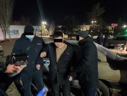 Сына замначальника ГУВД Бишкека задержали при получении взятки
